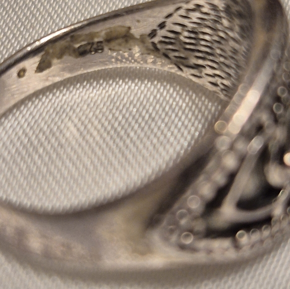 Sterling Silver Black Onyx Filigree Ring - Picture 3 of 7